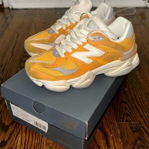 100% Authentic Kids New Balance Sneakers Size 3.5Y Comes With Original Box